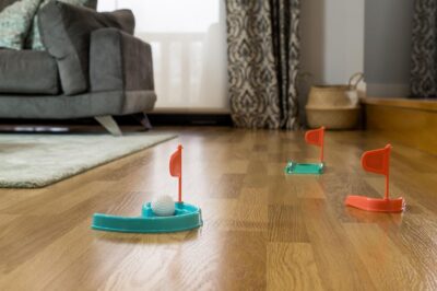 ゴルフは自宅練習で上達できる？効率的な練習方法と自宅練習の限界、スコアを変える近道を解説 | ゴルフ