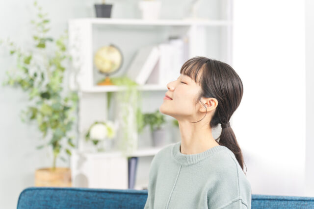 呼吸する女性